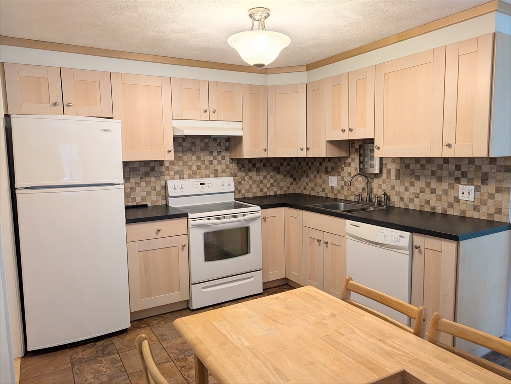15 Spencer # 24e Property Photo