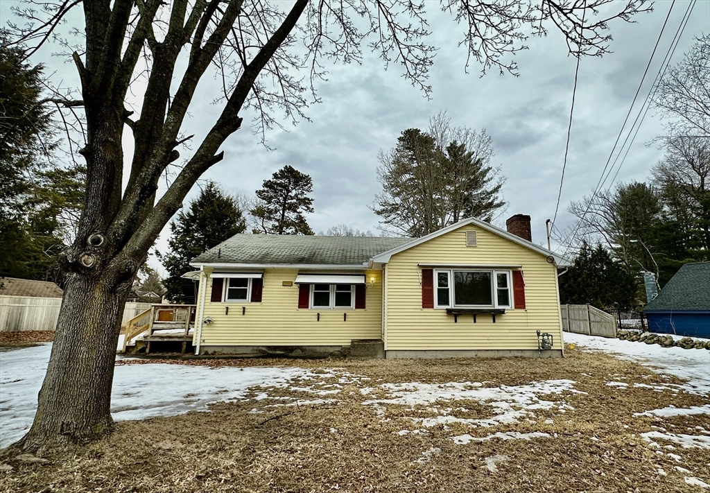1037 Shaker Rd Property Photo
