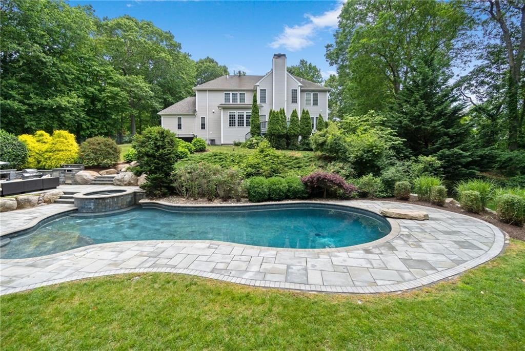 New London County Real Estate Listings Main Image