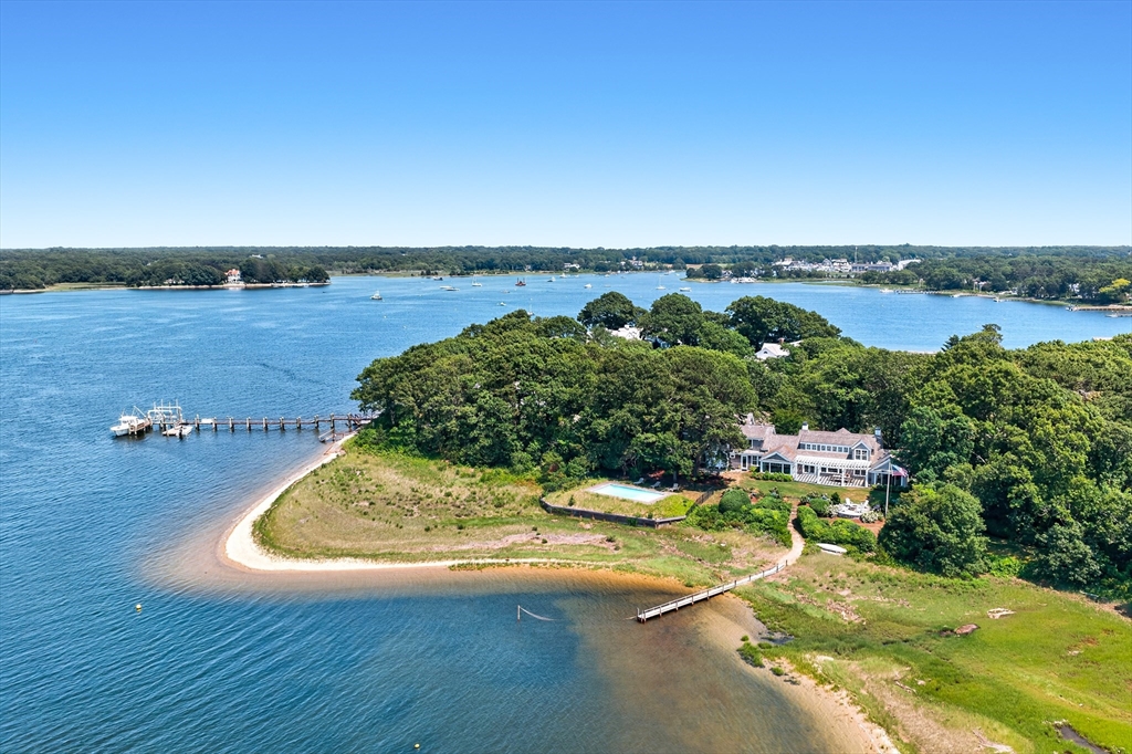 71 Sand Pt Property Photo 1