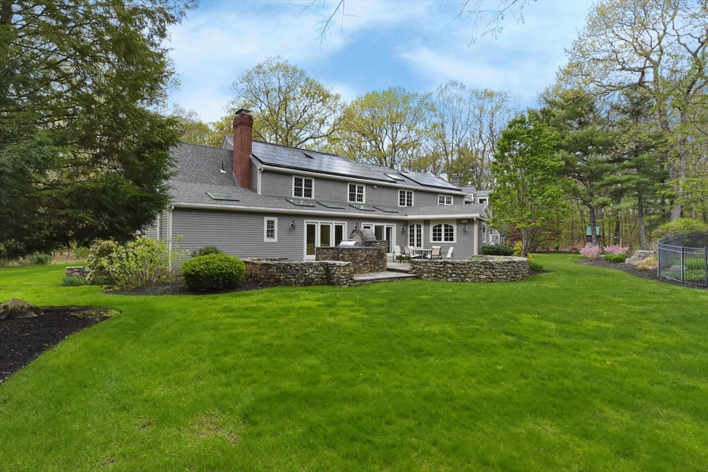 239 West St Property Photo 2