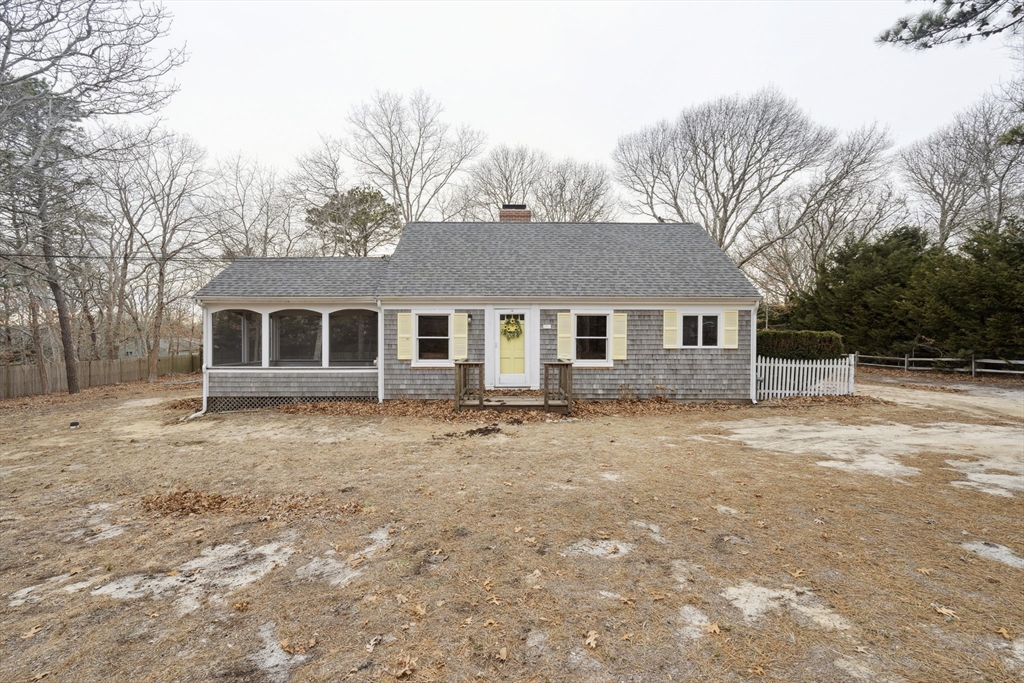 35 Higgins Rd Property Photo