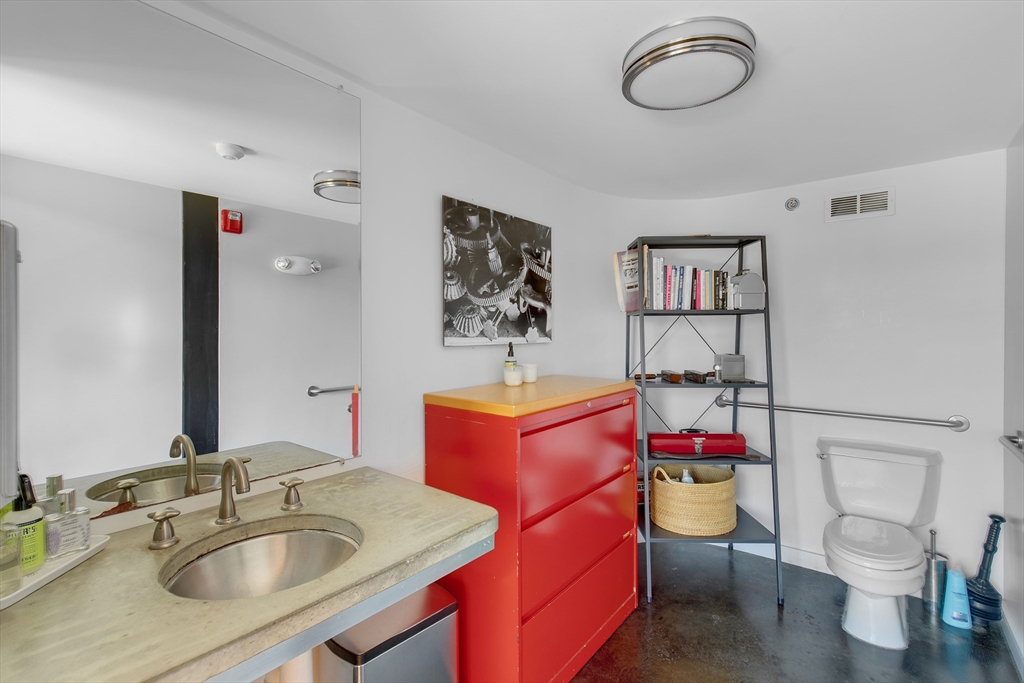75 Water St # C Property Photo 13