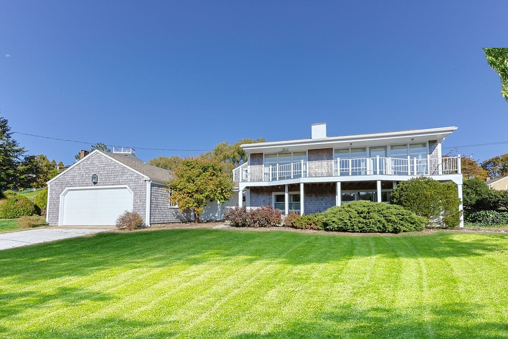 10 Colonial Way Property Photo