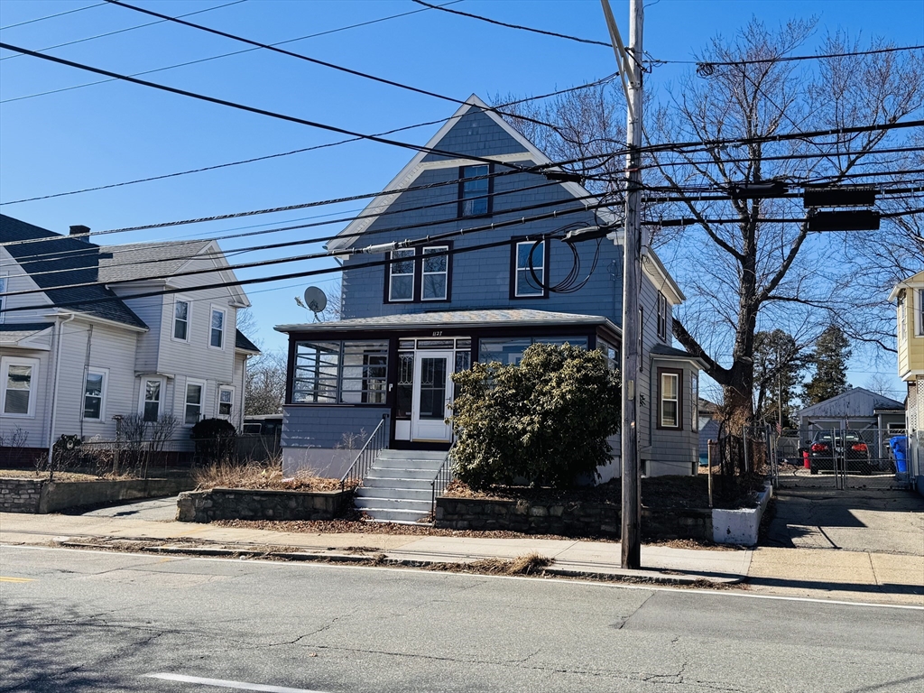 1127 S Broadway Property Photo