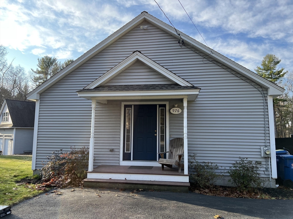 980 Boston Road Property Photo