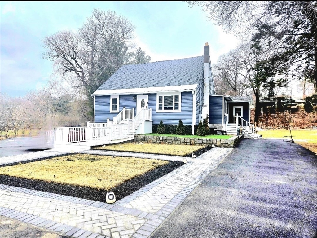 92 Wenham Property Photo