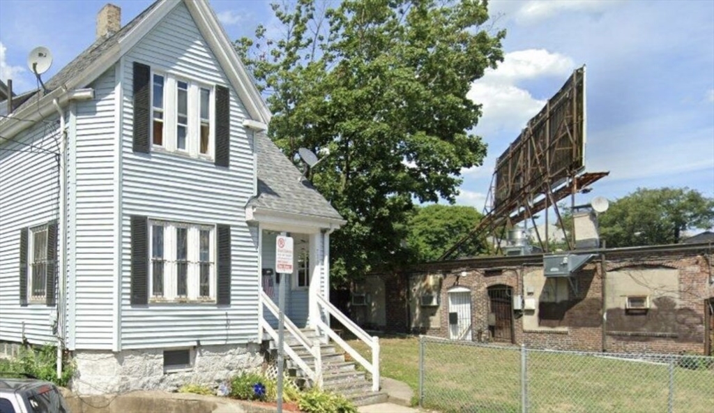 714 Walk Hill Property Photo
