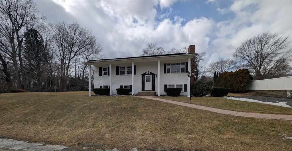 7 Kennedy Dr Property Photo