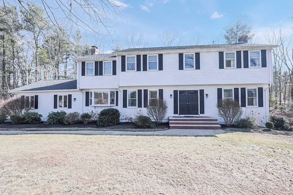 8 Chickering Ln Property Photo