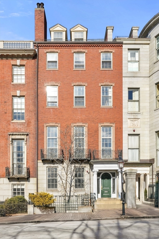 44 Beacon Street Property Photo