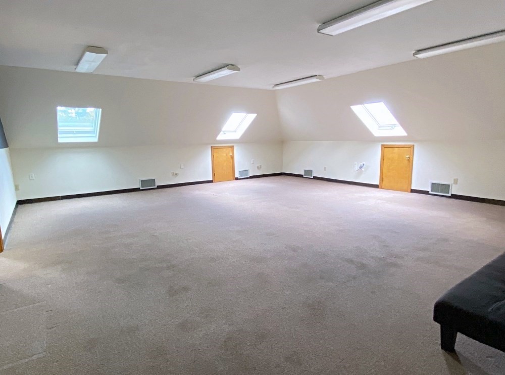 10 Walnut Hill Pk Property Photo 4