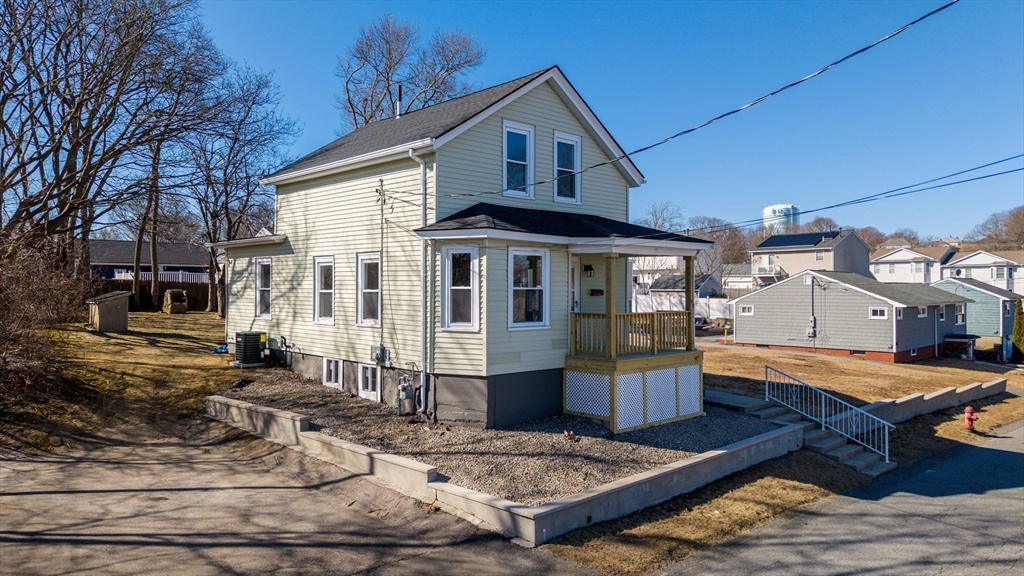 47 Detroit St Property Photo 1