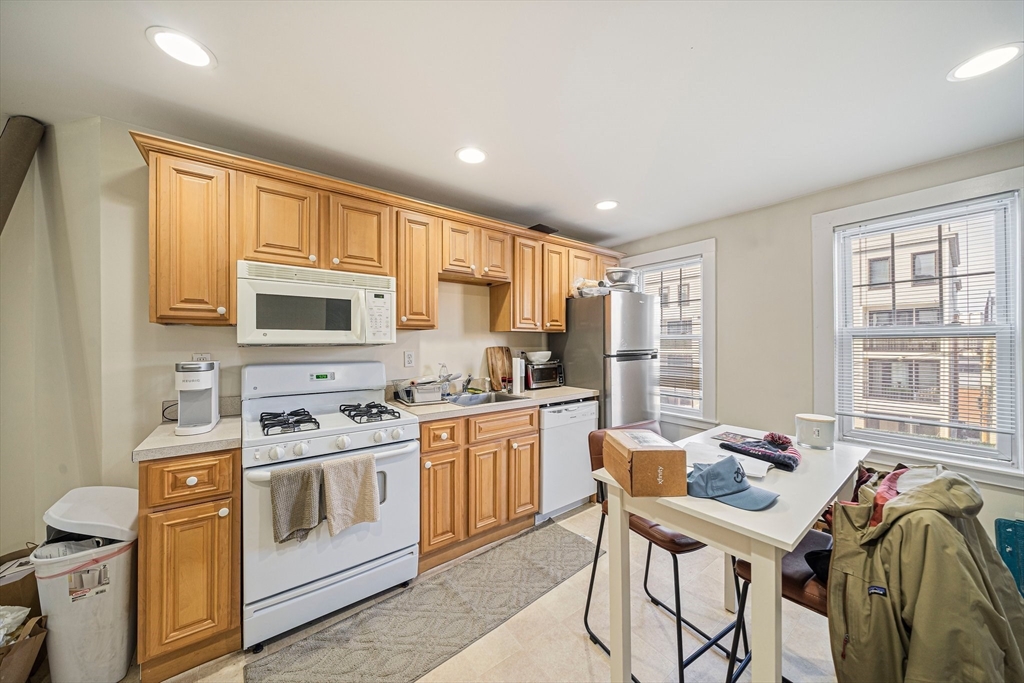 428 East Third Street Property Photo 16