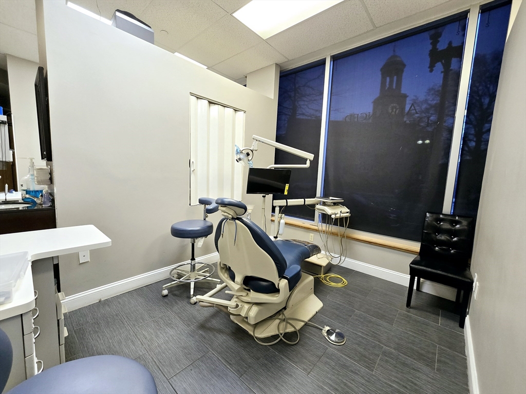 999 Confidential Dental Office Property Photo 1