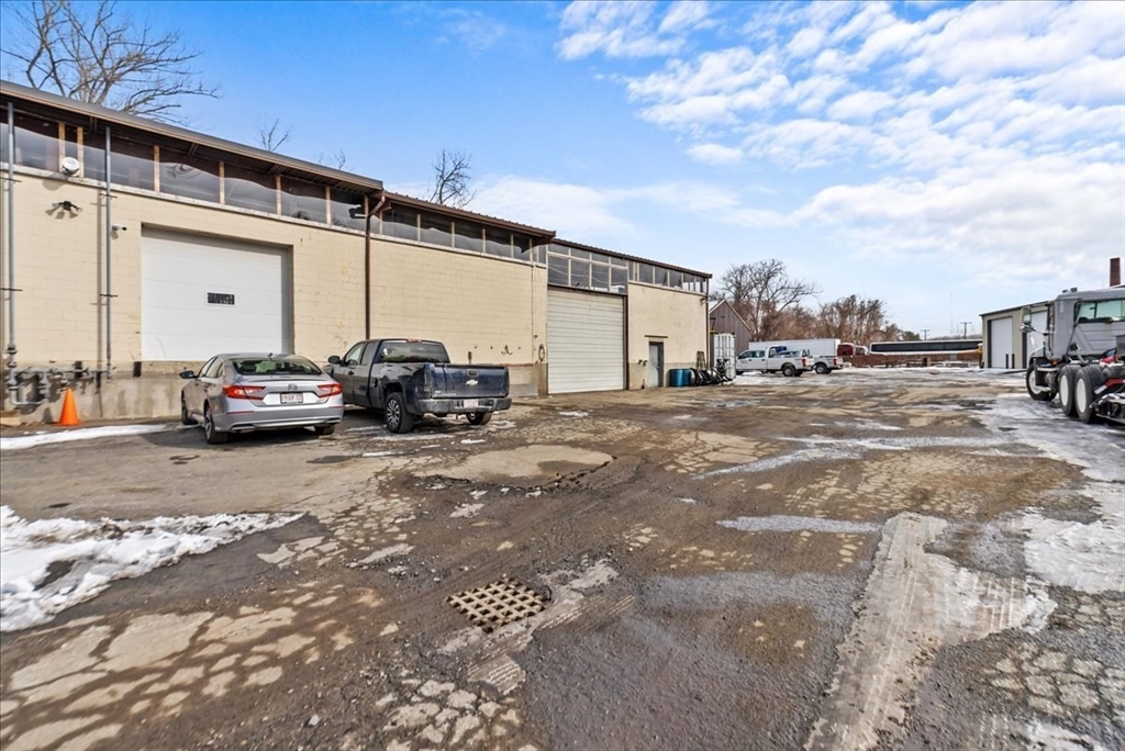 175 Circuit Ave Property Photo 3