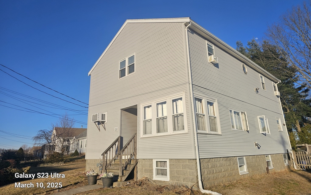 1174 Riverside Ave Property Photo