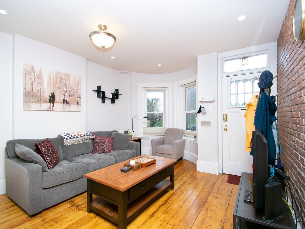 79 Windsor St Property Photo