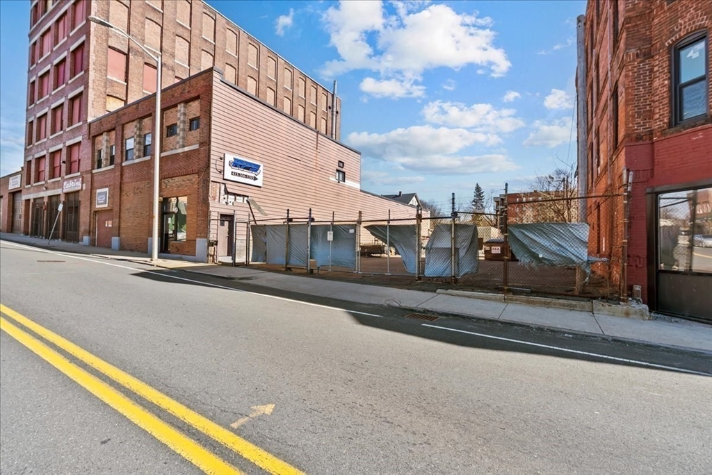 519-523 Worthington St Property Photo