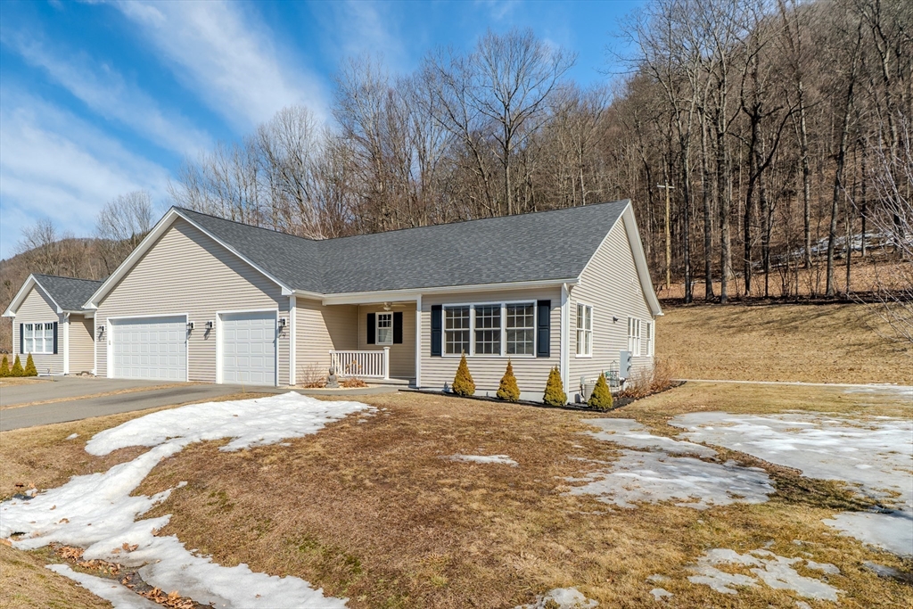 25 Snowberry Cir # B Property Photo