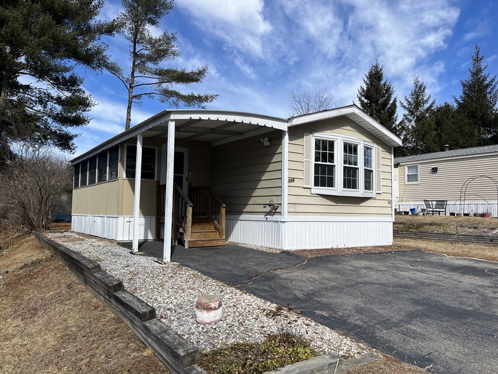 126 Pine Ave Property Photo