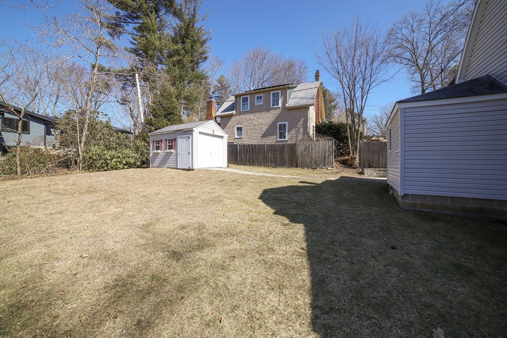 27 Riverside Ave Property Photo