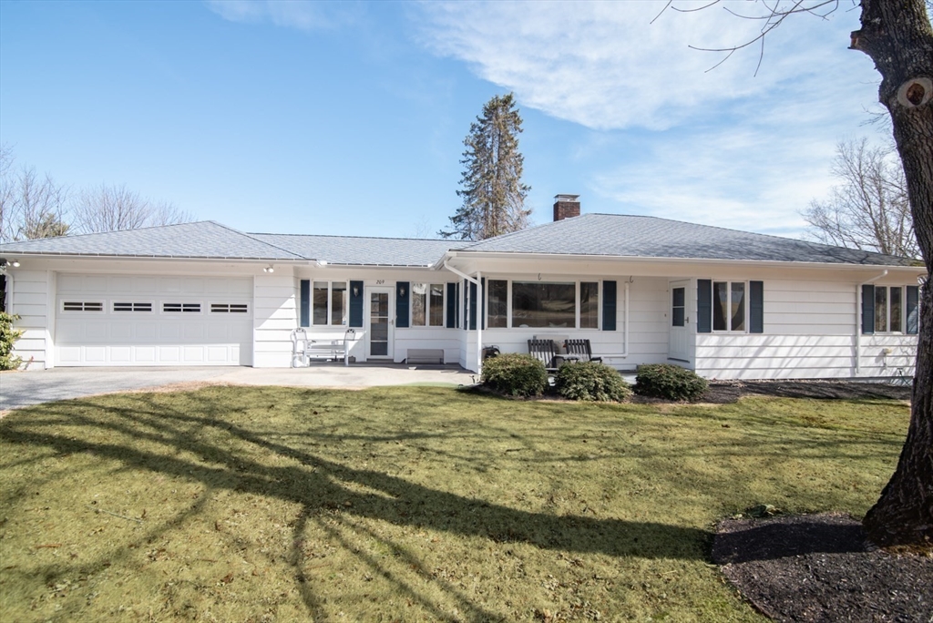 209 Hampstead St Property Photo