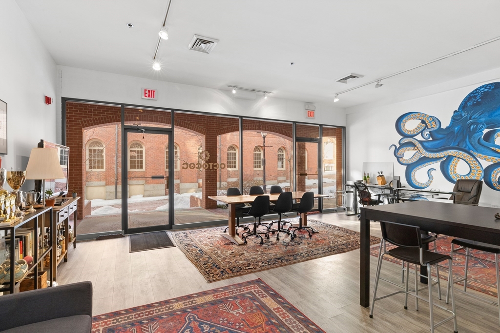 9a Derby Sq Property Photo 1