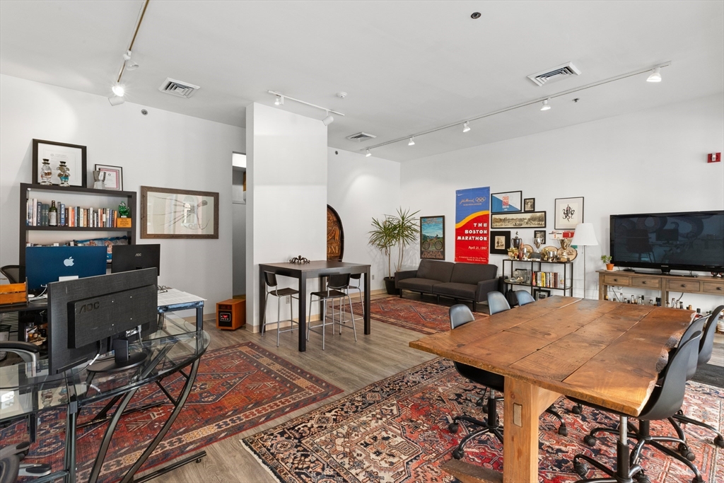9a Derby Sq Property Photo 5