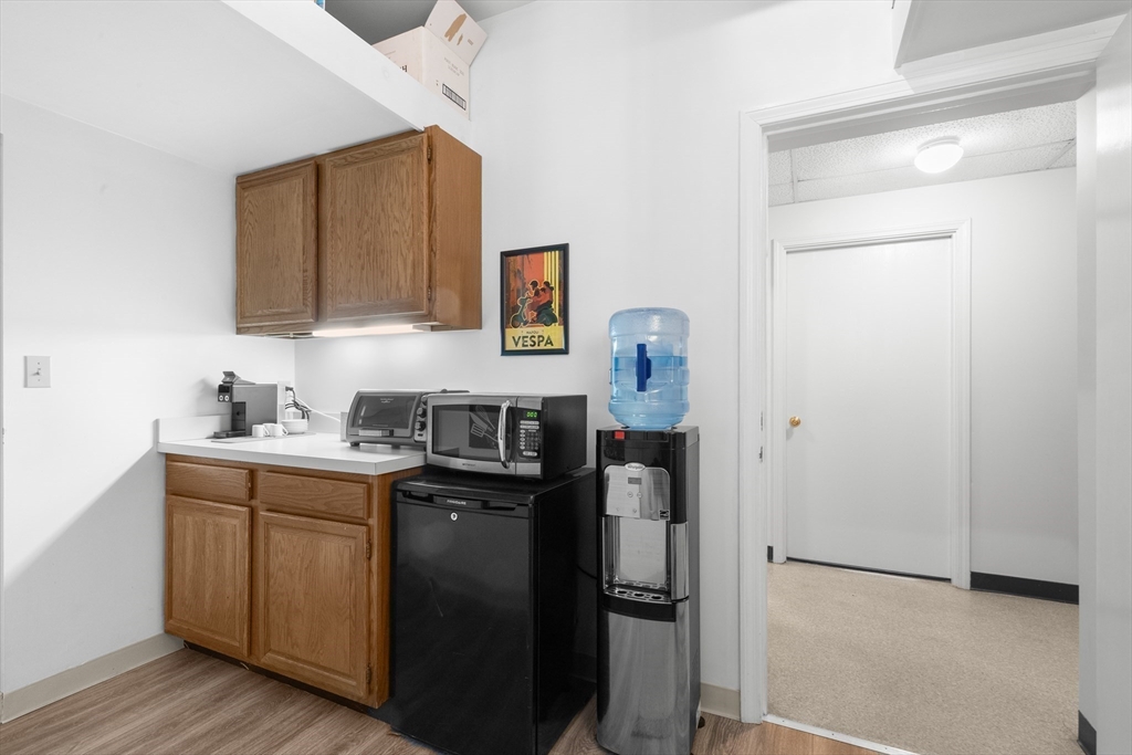 9a Derby Sq Property Photo 6