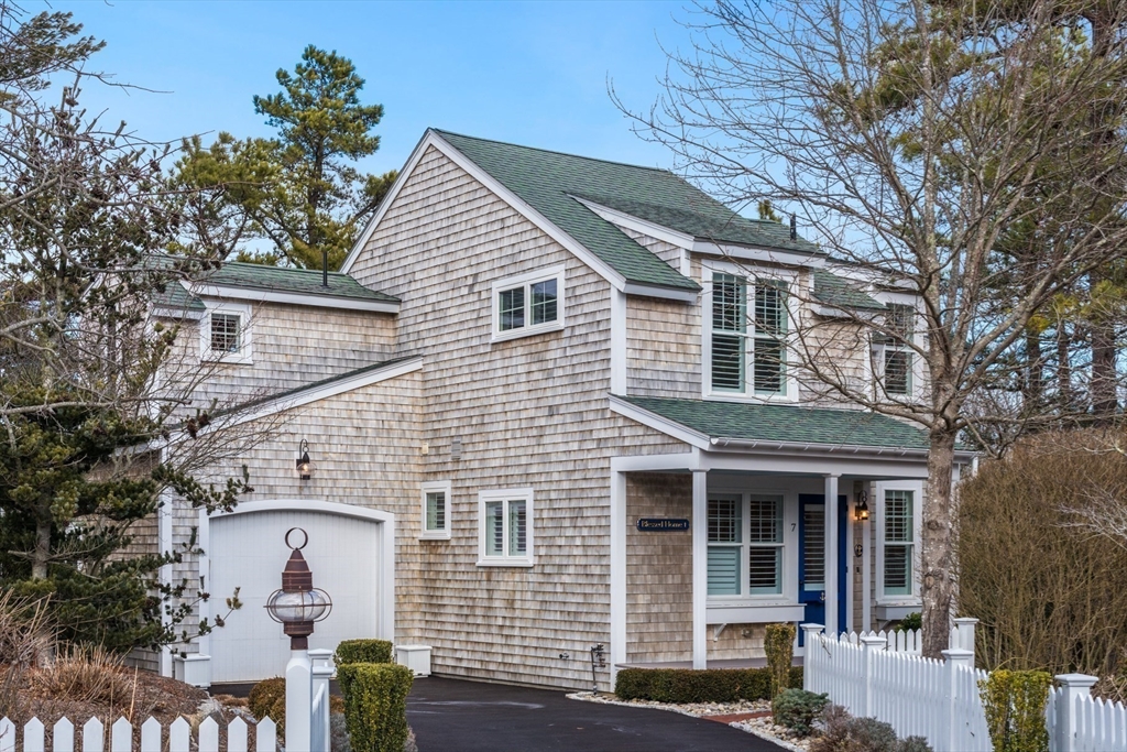 7 Cobblestone Property Photo