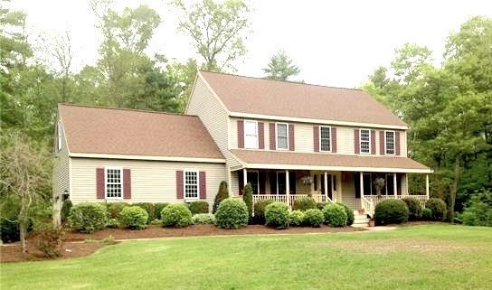 11 Edgewater Ln Property Photo
