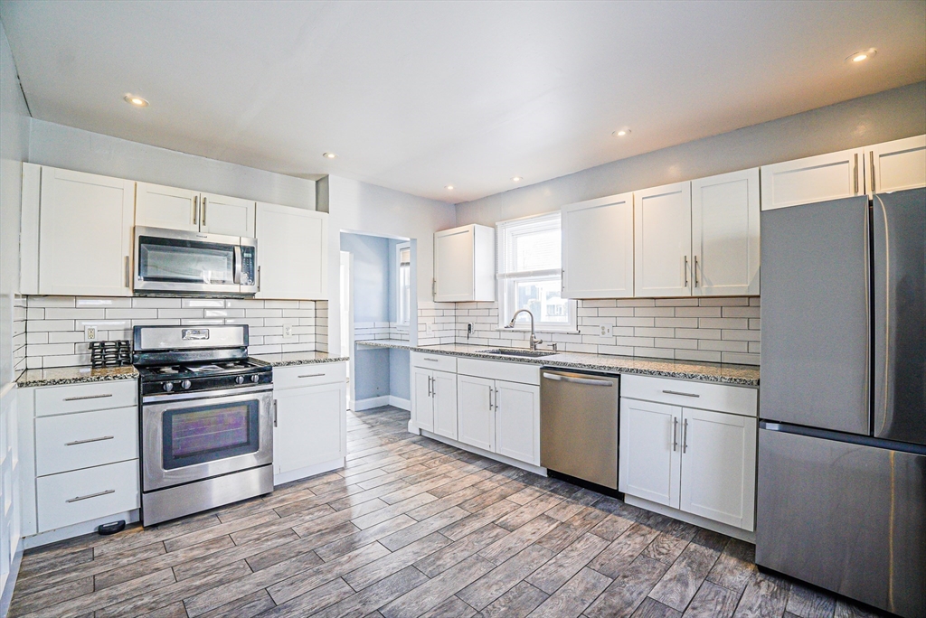 7 Rosebery Rd # 1 Property Photo