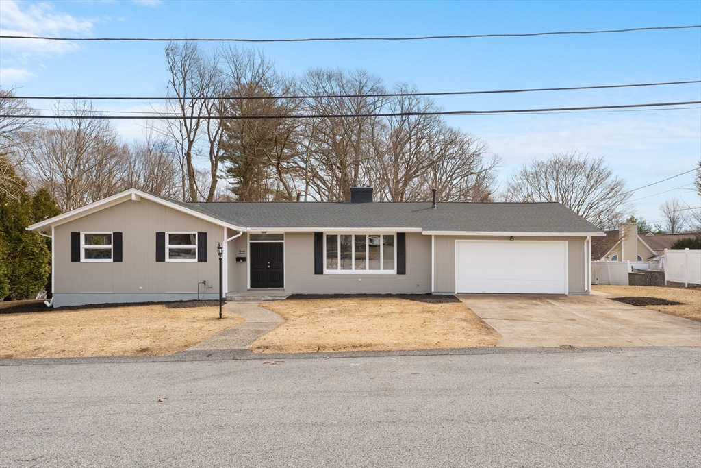 27 W River Pkwy Property Photo