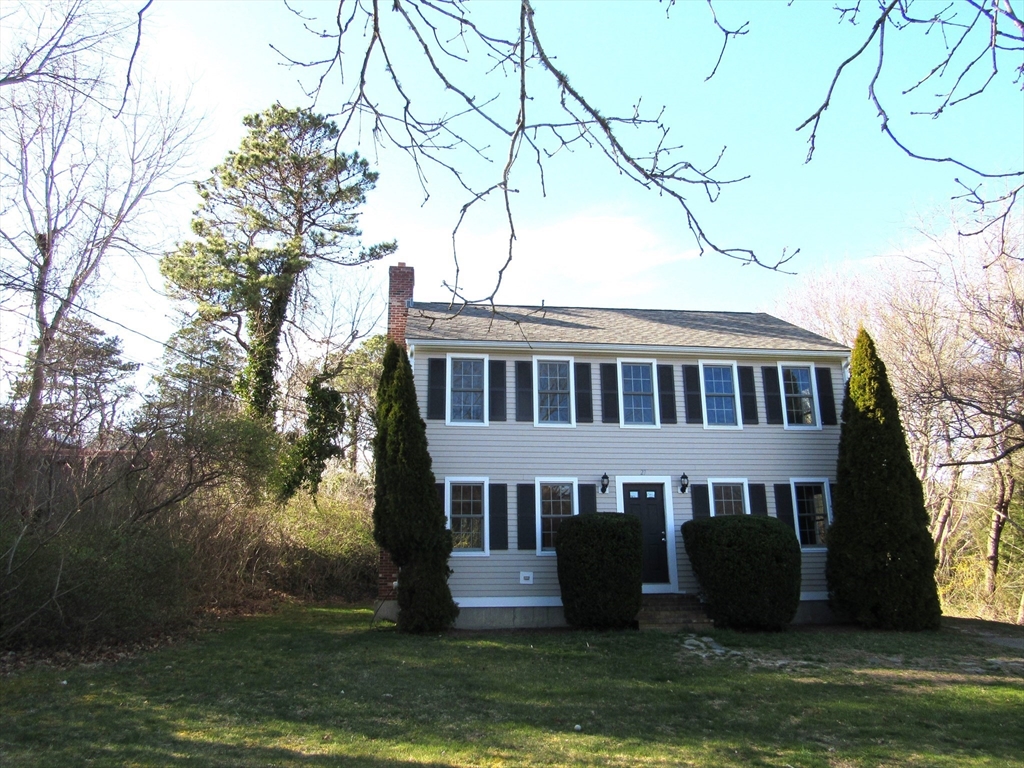 27 Sachem Dr Property Photo