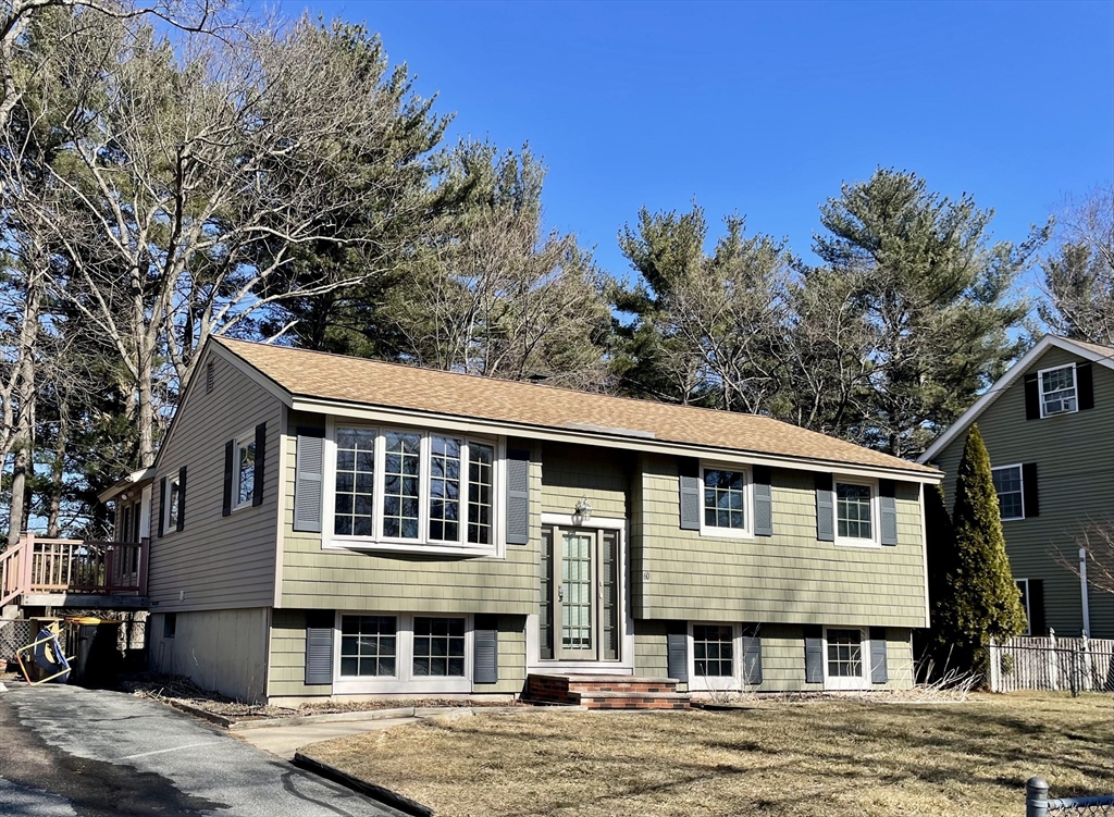 60 Newport Dr Property Photo