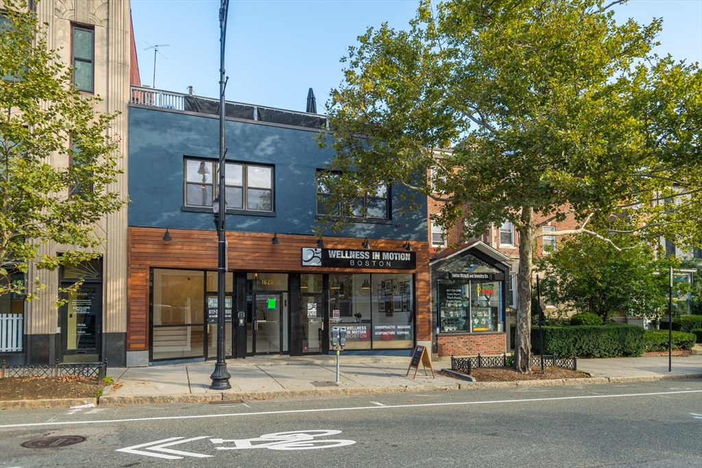 1620 Beacon Street Property Photo 2