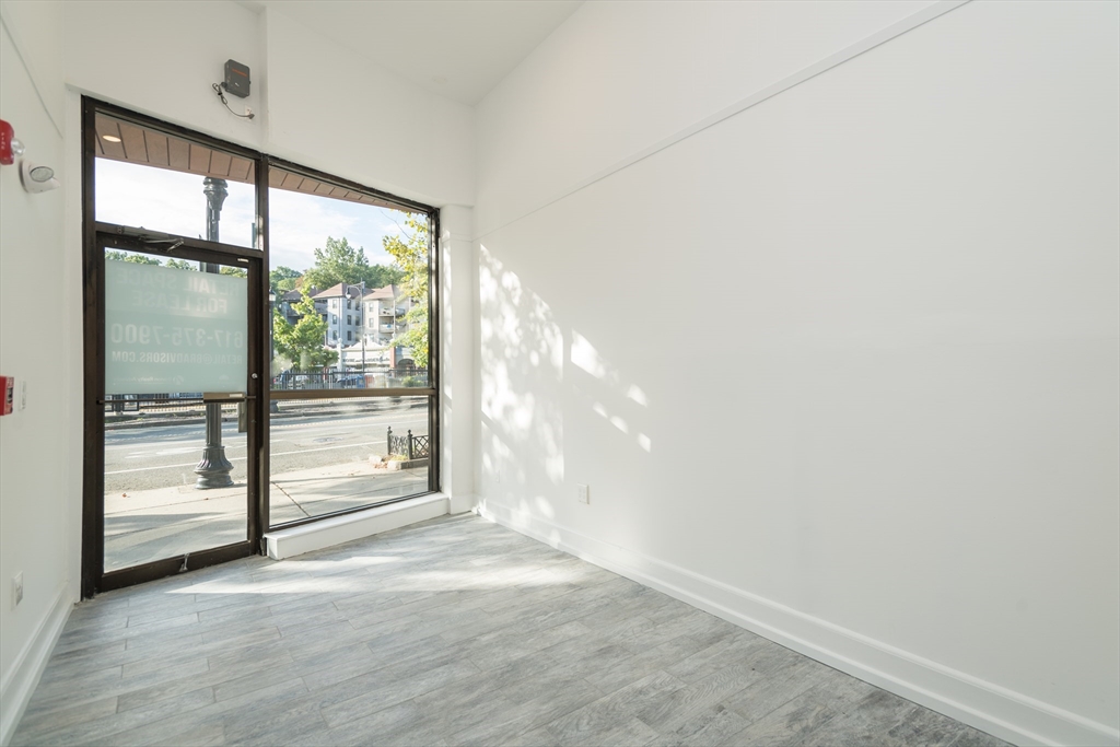 1620 Beacon Street Property Photo 5