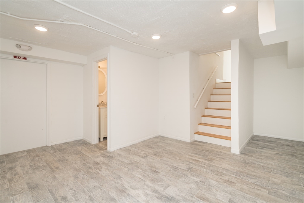 1620 Beacon Street Property Photo 6