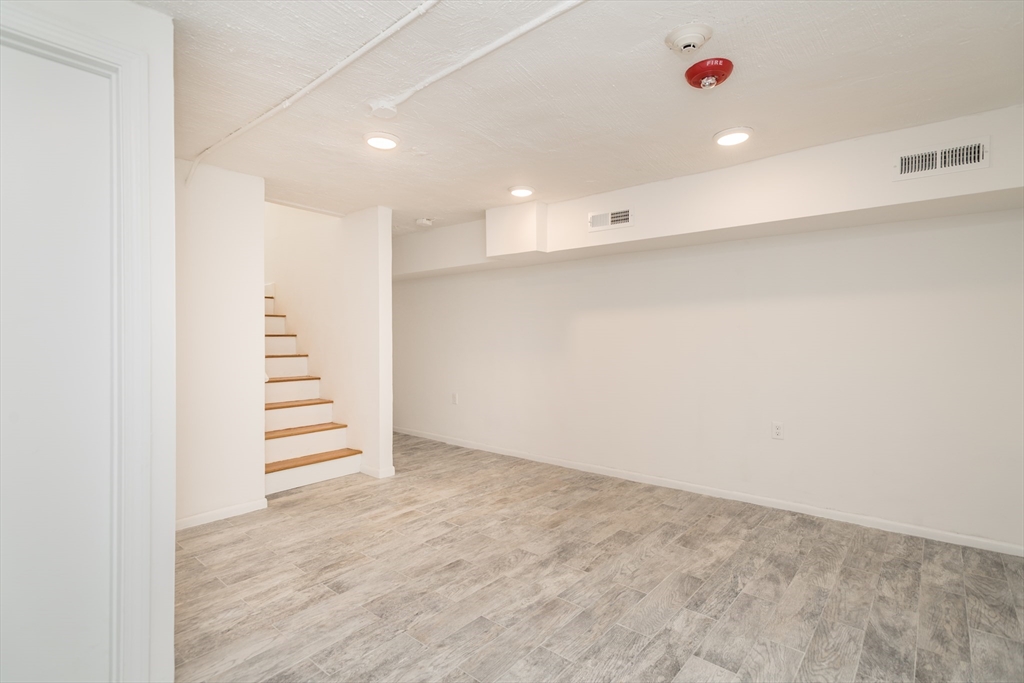 1620 Beacon Street Property Photo 8
