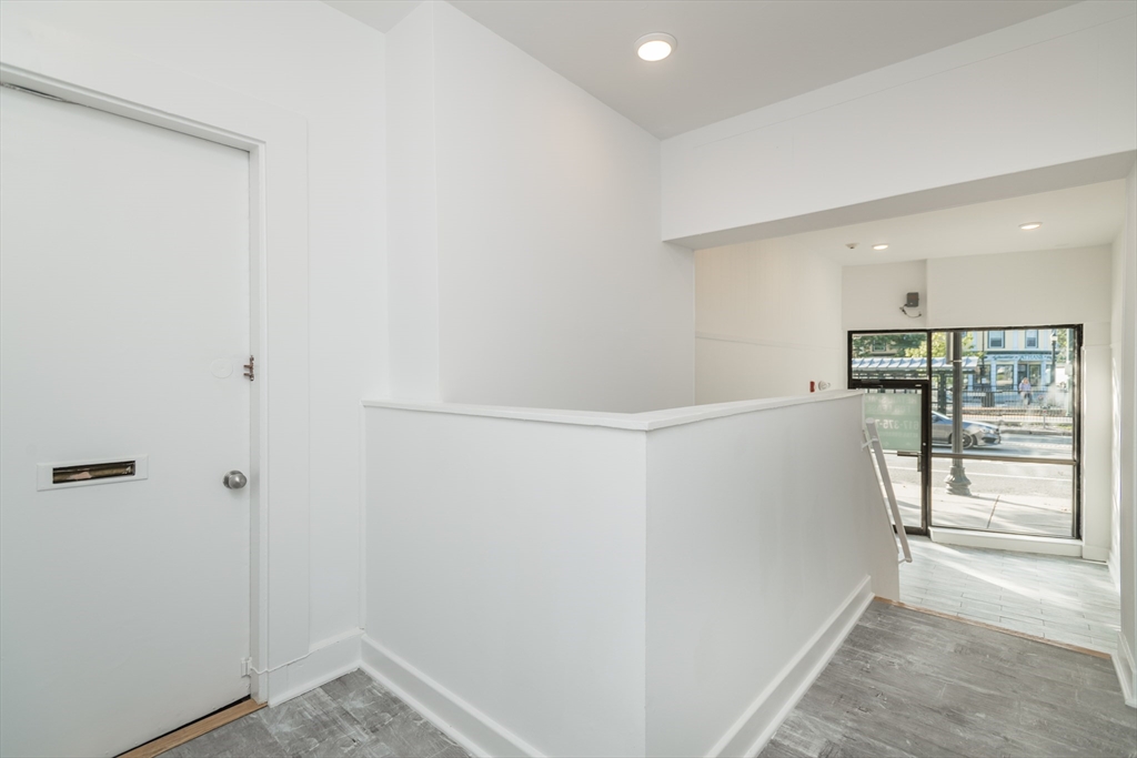 1620 Beacon Street Property Photo 9