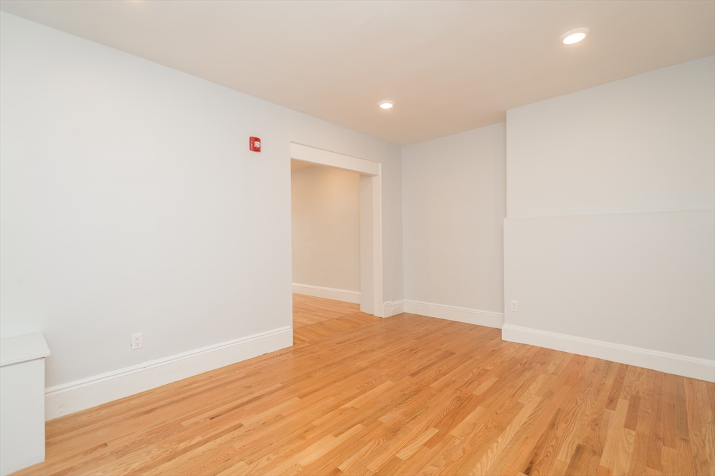 1620 Beacon Street Property Photo 10
