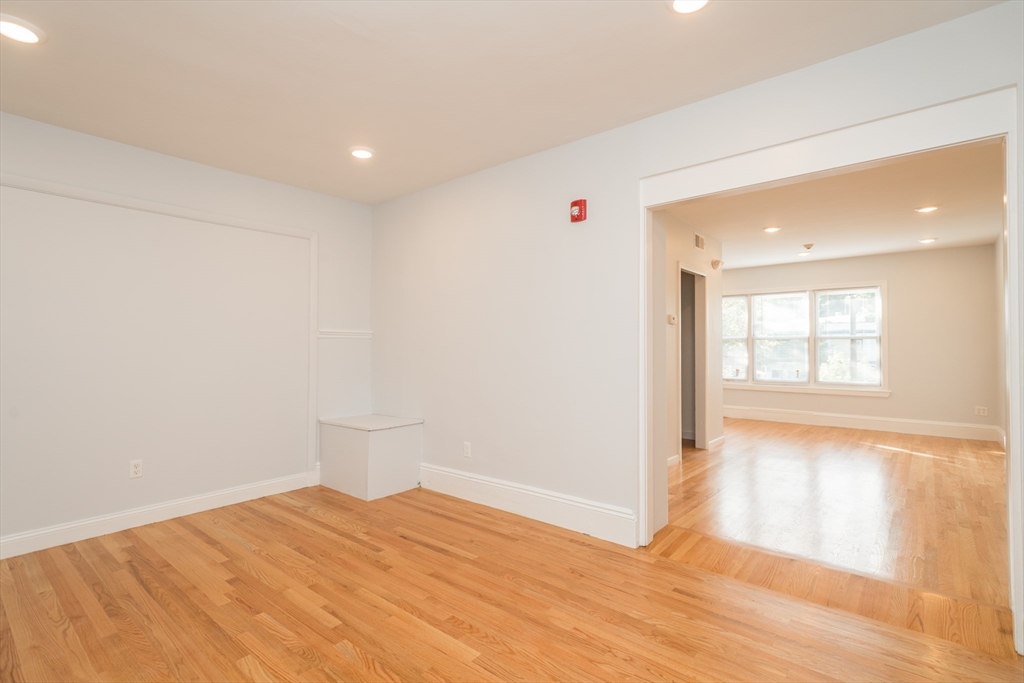 1620 Beacon Street Property Photo 11