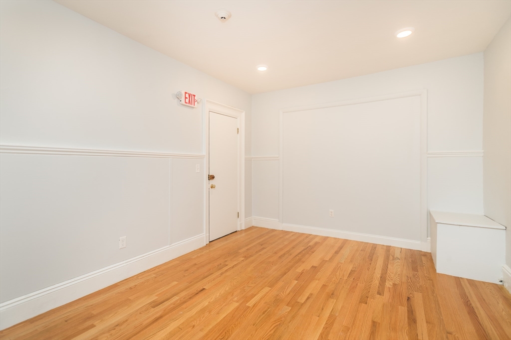 1620 Beacon Street Property Photo 12