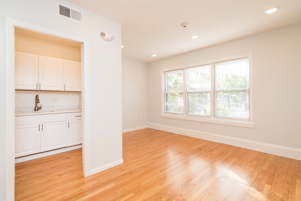 1620 Beacon Street Property Photo 14