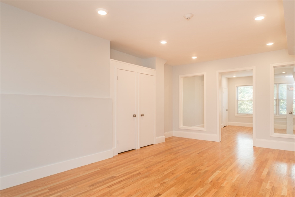 1620 Beacon Street Property Photo 17