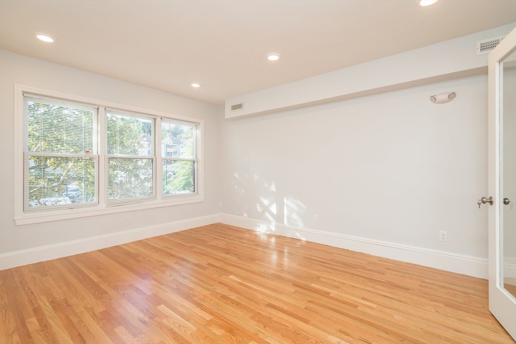 1620 Beacon Street Property Photo 21
