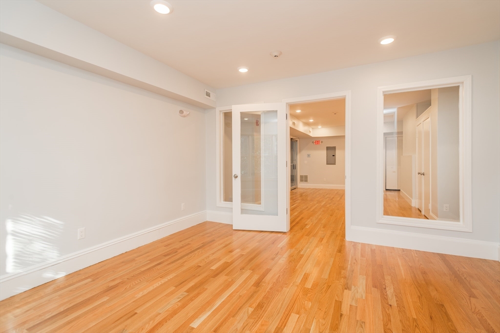 1620 Beacon Street Property Photo 22