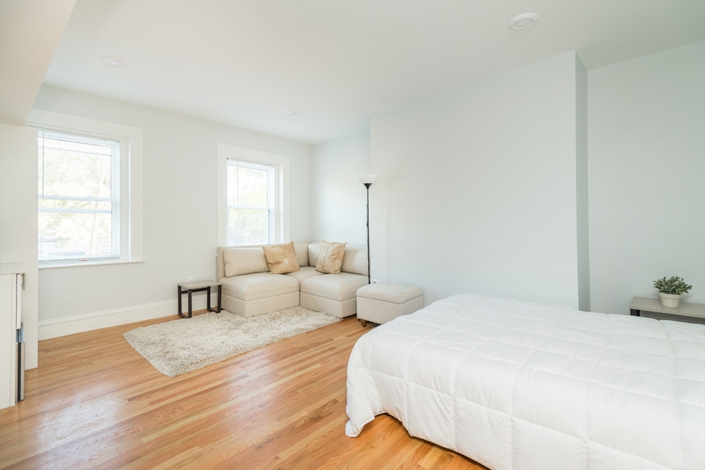 1620 Beacon Street Property Photo 23