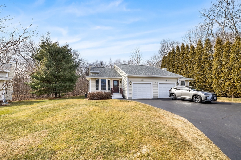 8 Fiddle Neck Ln # 8 Property Photo 1